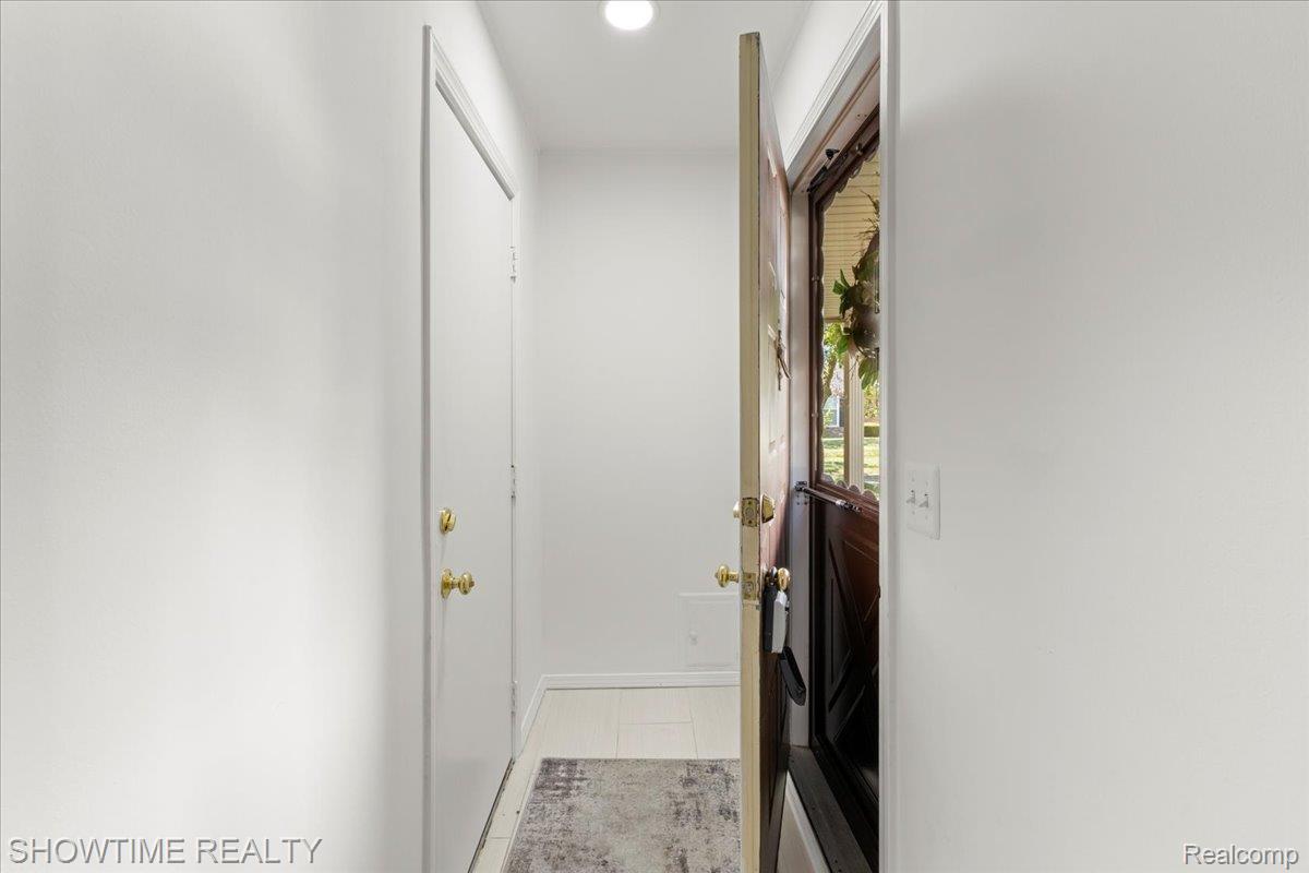 15840 Cambridge Drive