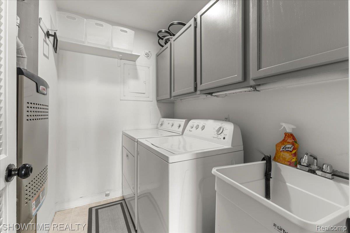 15840 Cambridge Drive