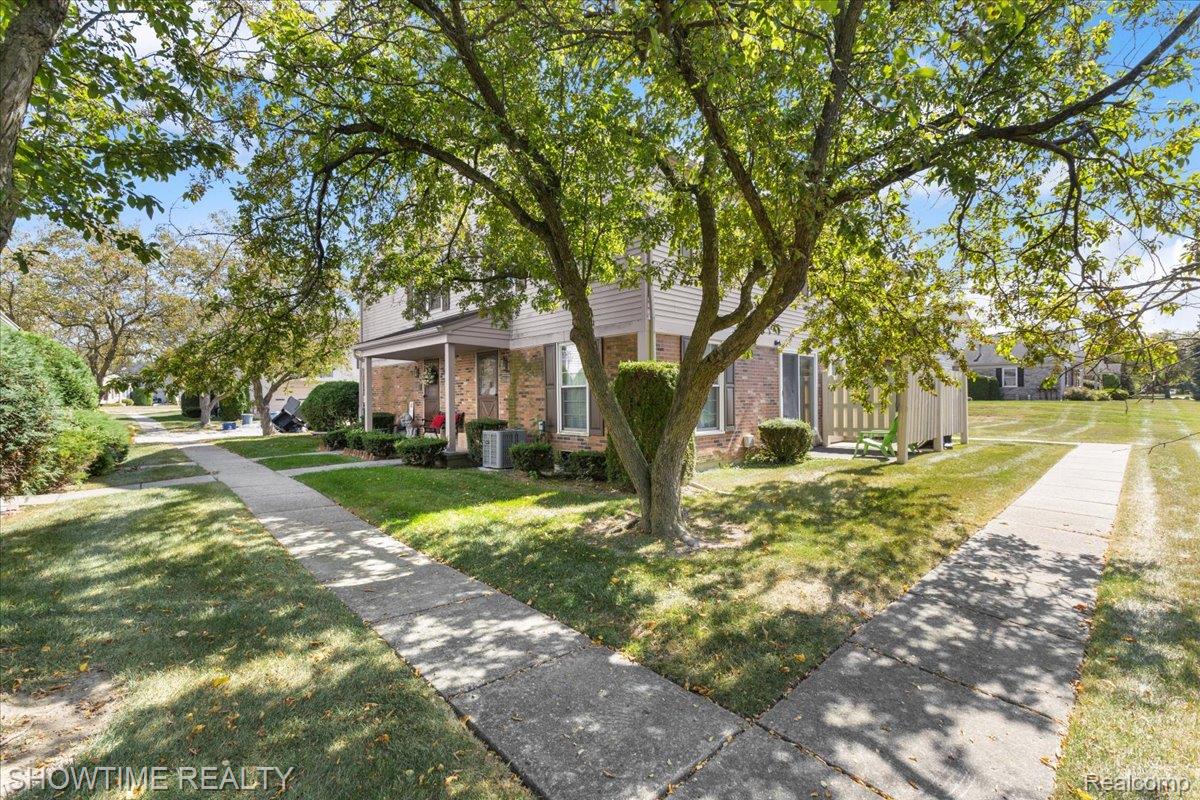 15840 Cambridge Drive