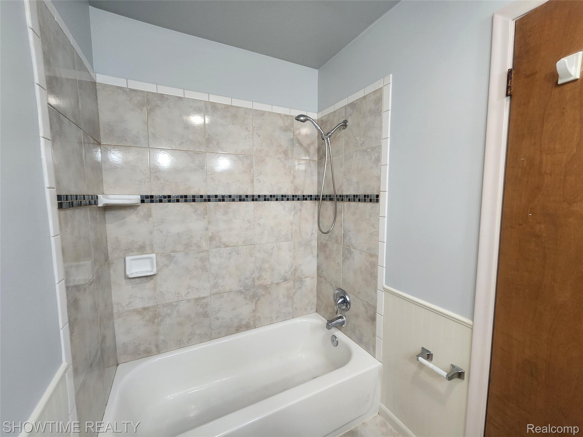 39471 Van Dyke Avenue