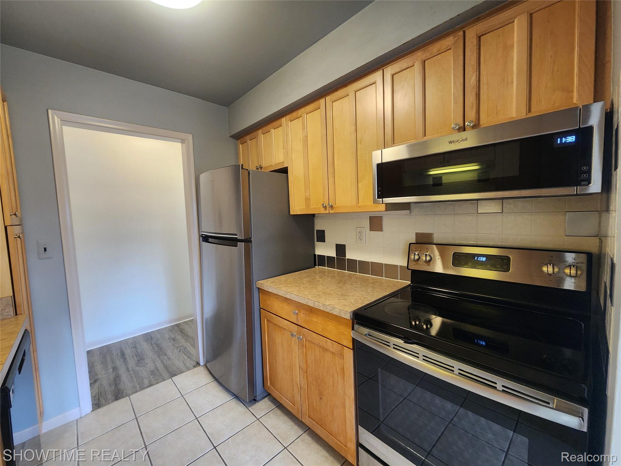 39471 Van Dyke Avenue