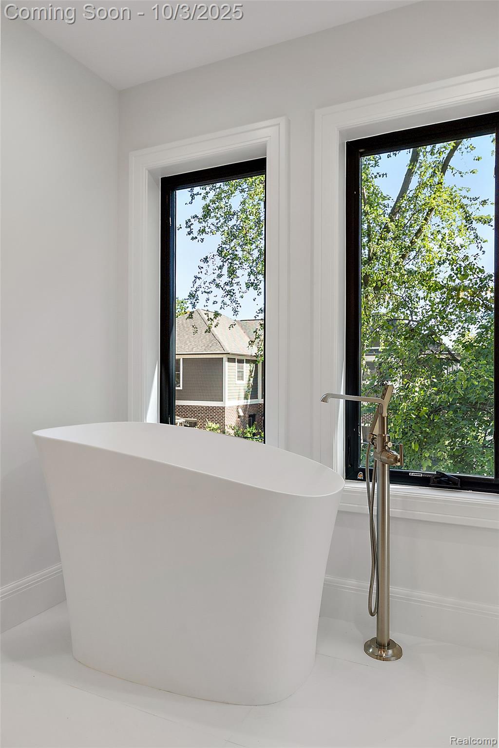 2498 Buckingham Avenue