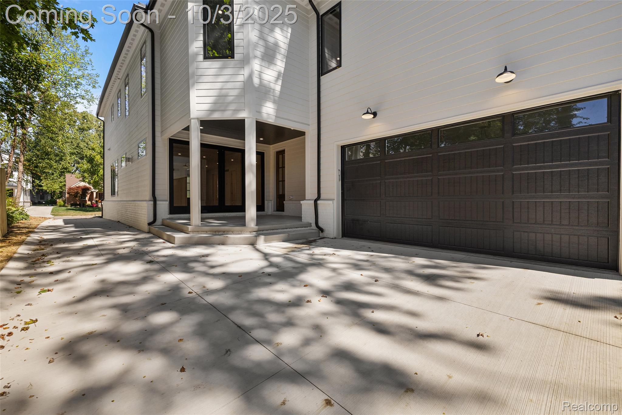 2498 Buckingham Avenue