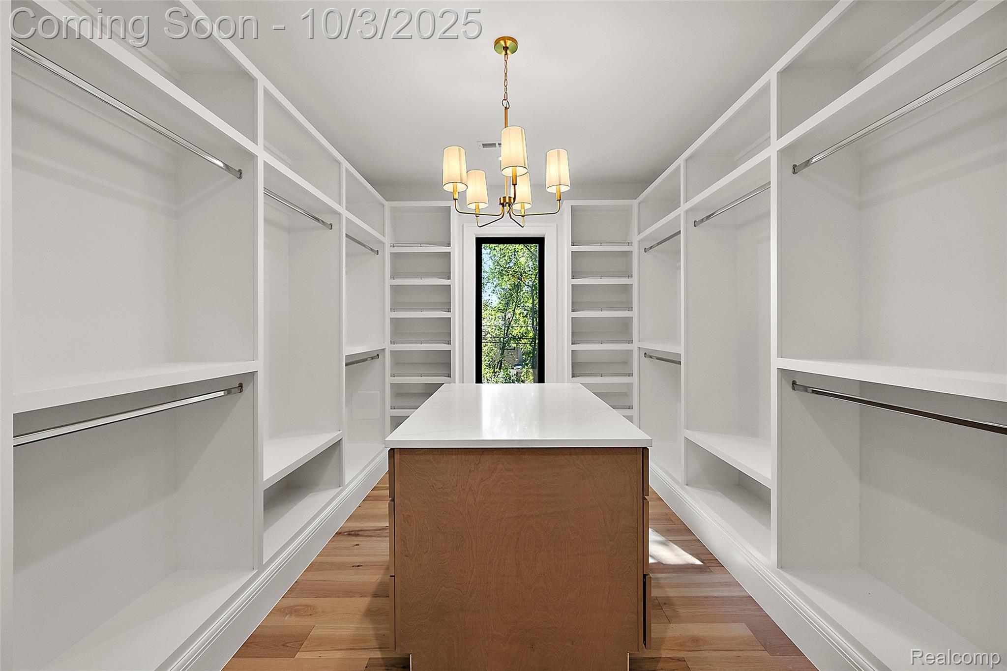 2498 Buckingham Avenue