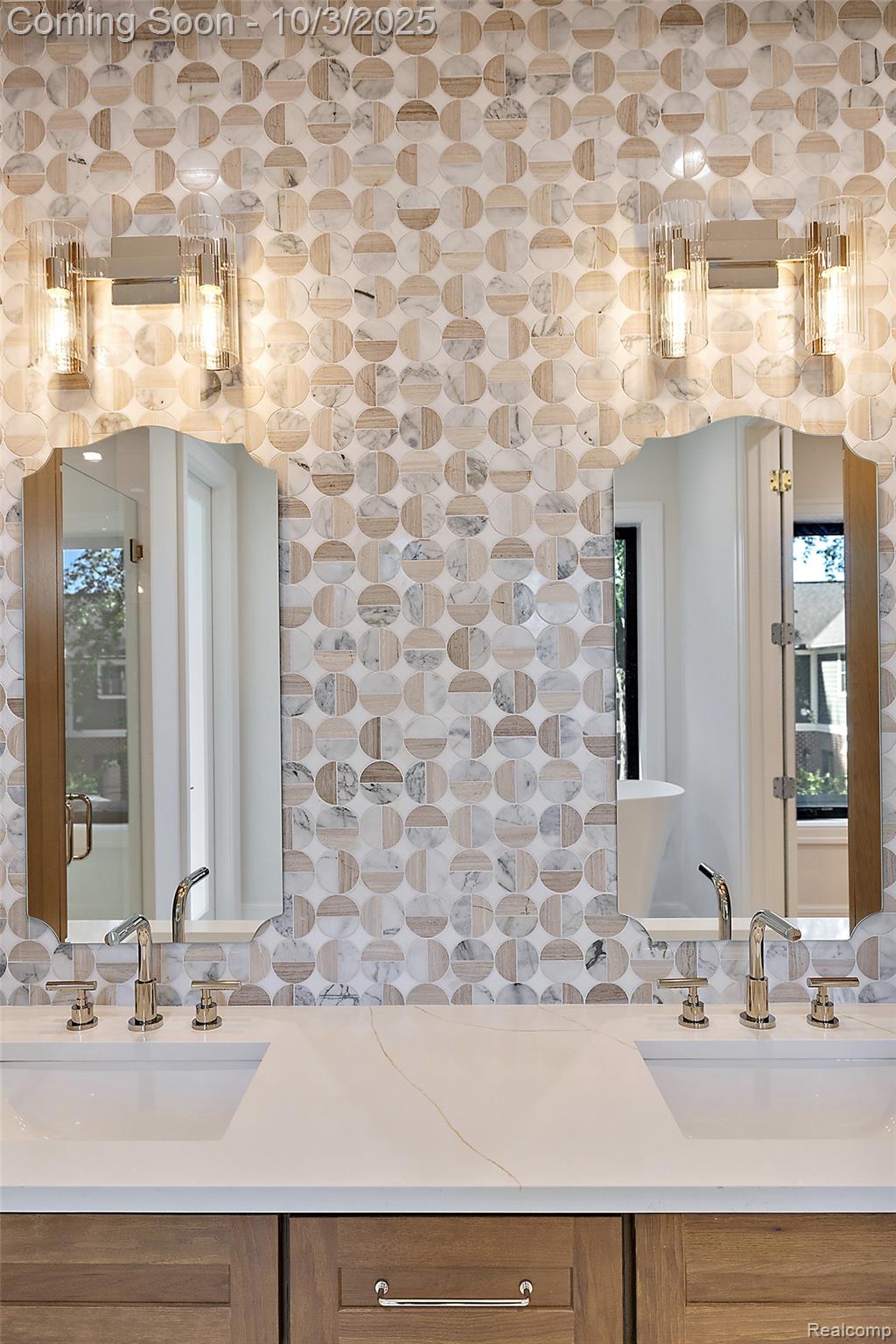 2498 Buckingham Avenue