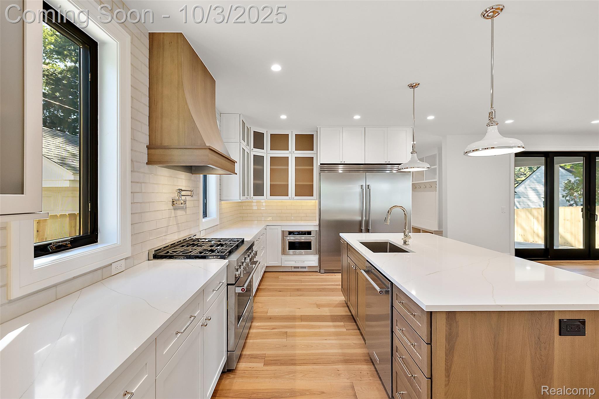 2498 Buckingham Avenue