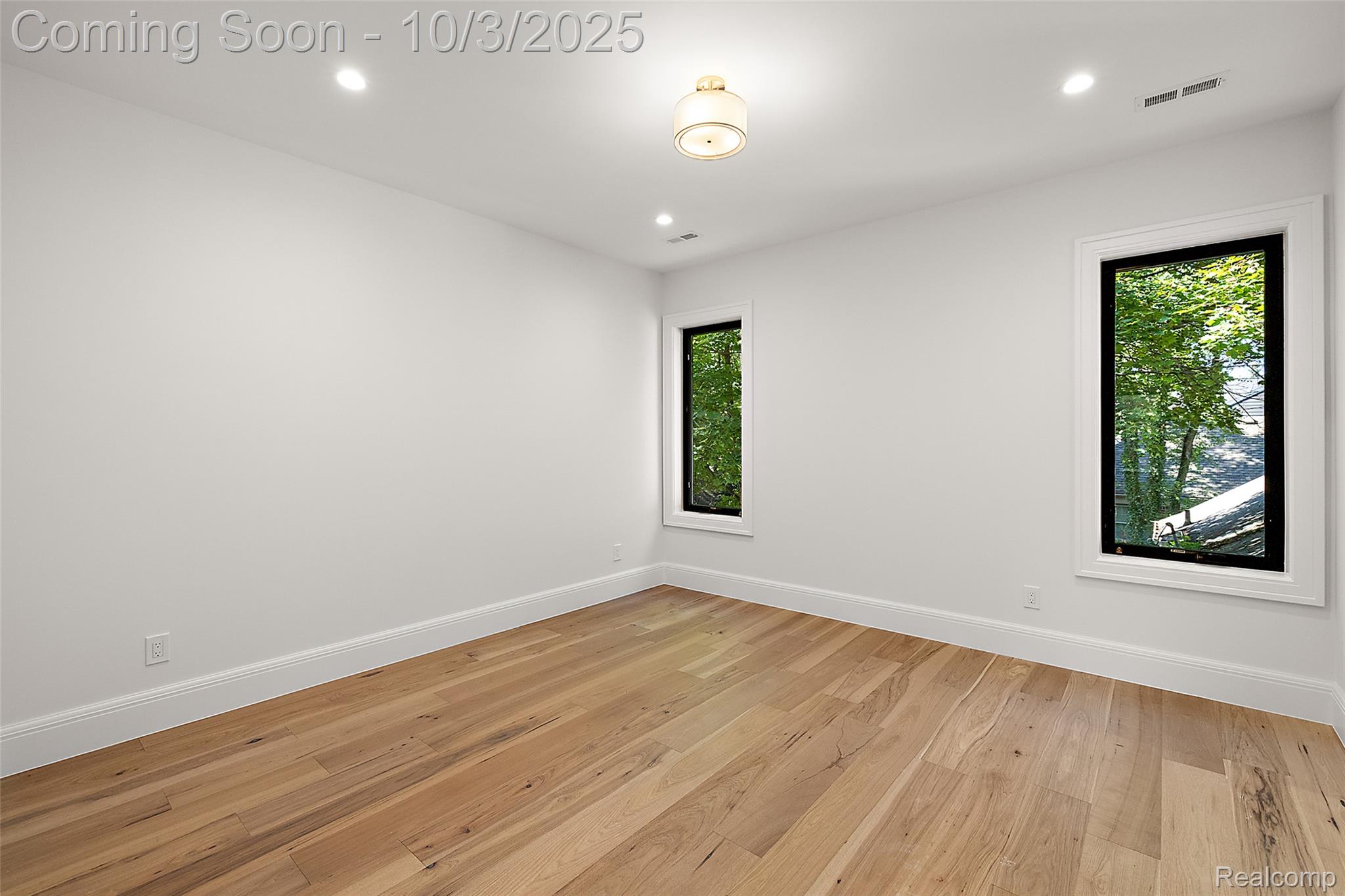 2498 Buckingham Avenue