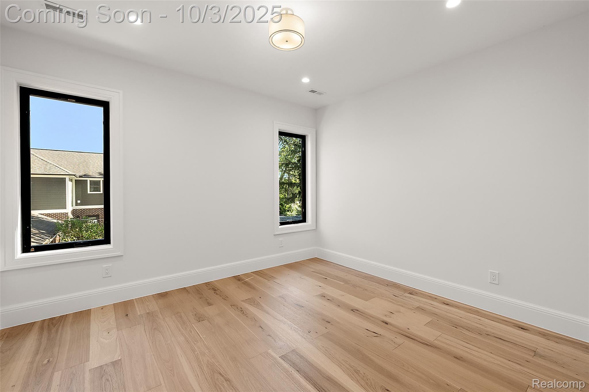 2498 Buckingham Avenue