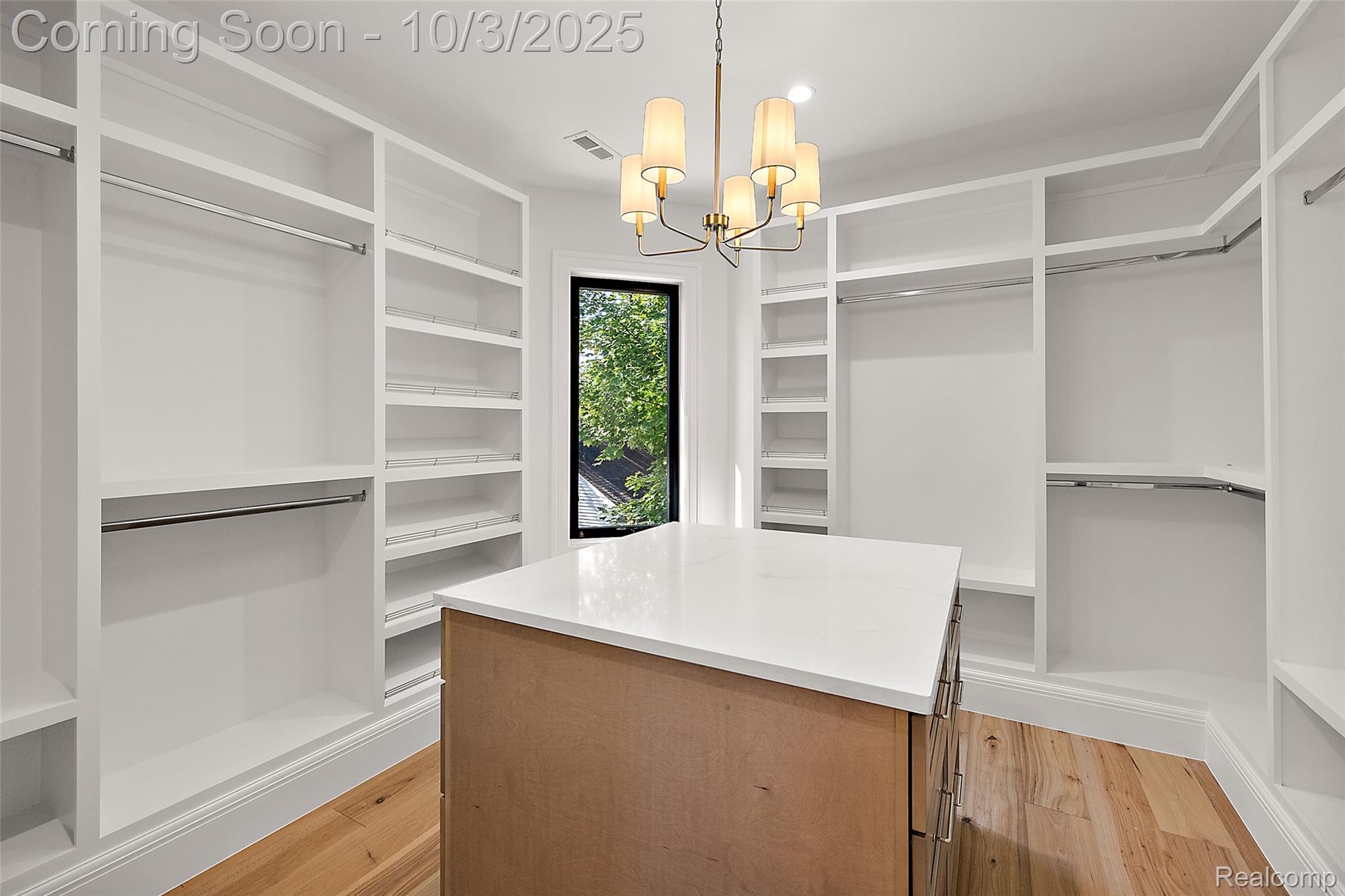 2498 Buckingham Avenue