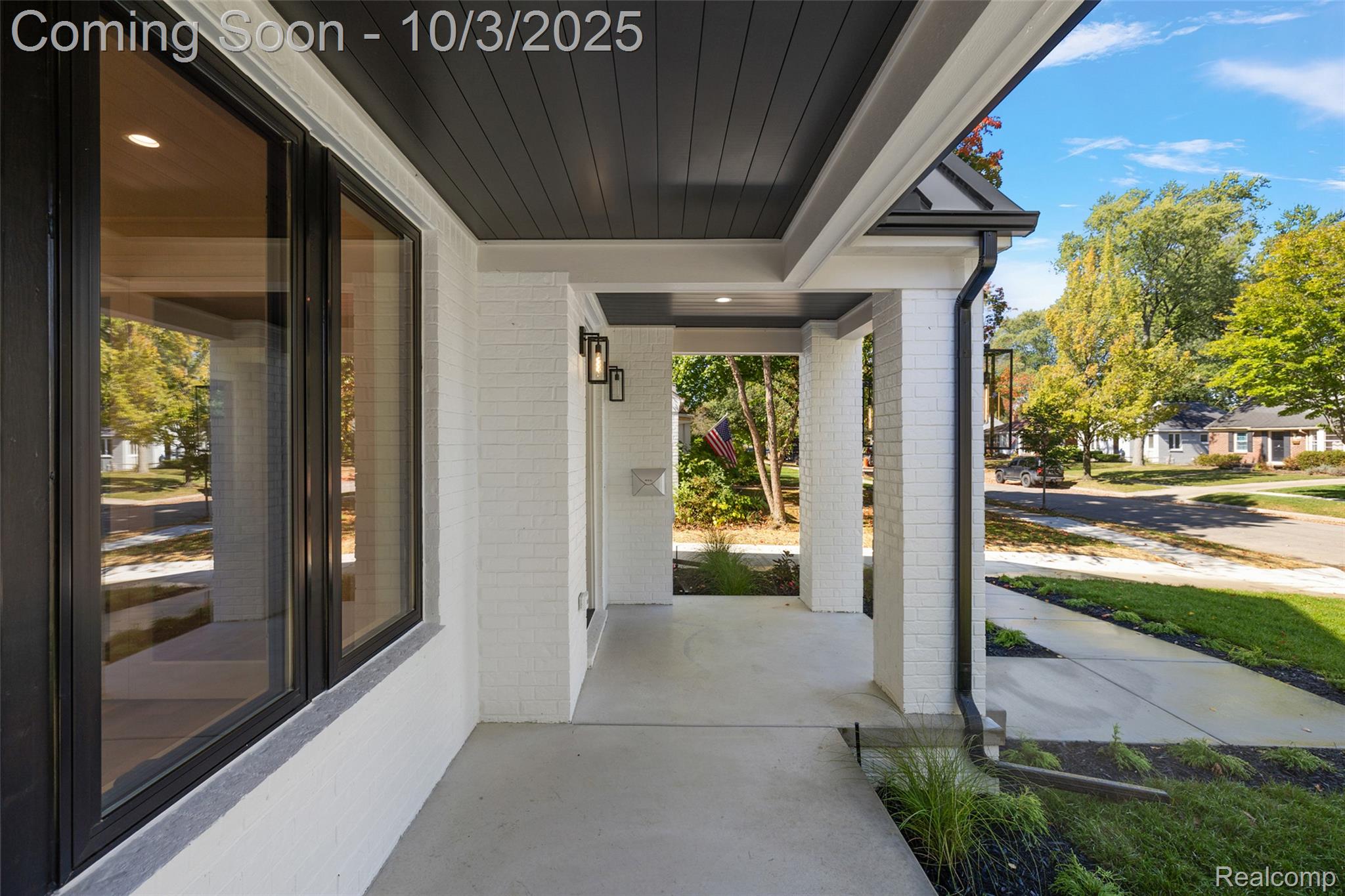 2498 Buckingham Avenue