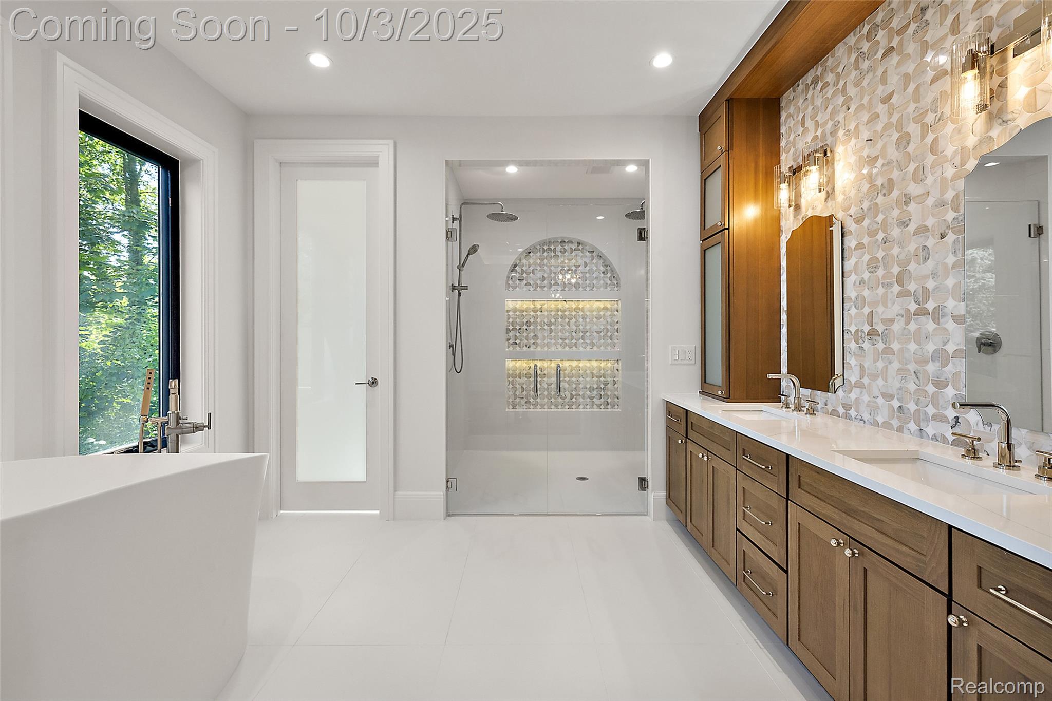 2498 Buckingham Avenue