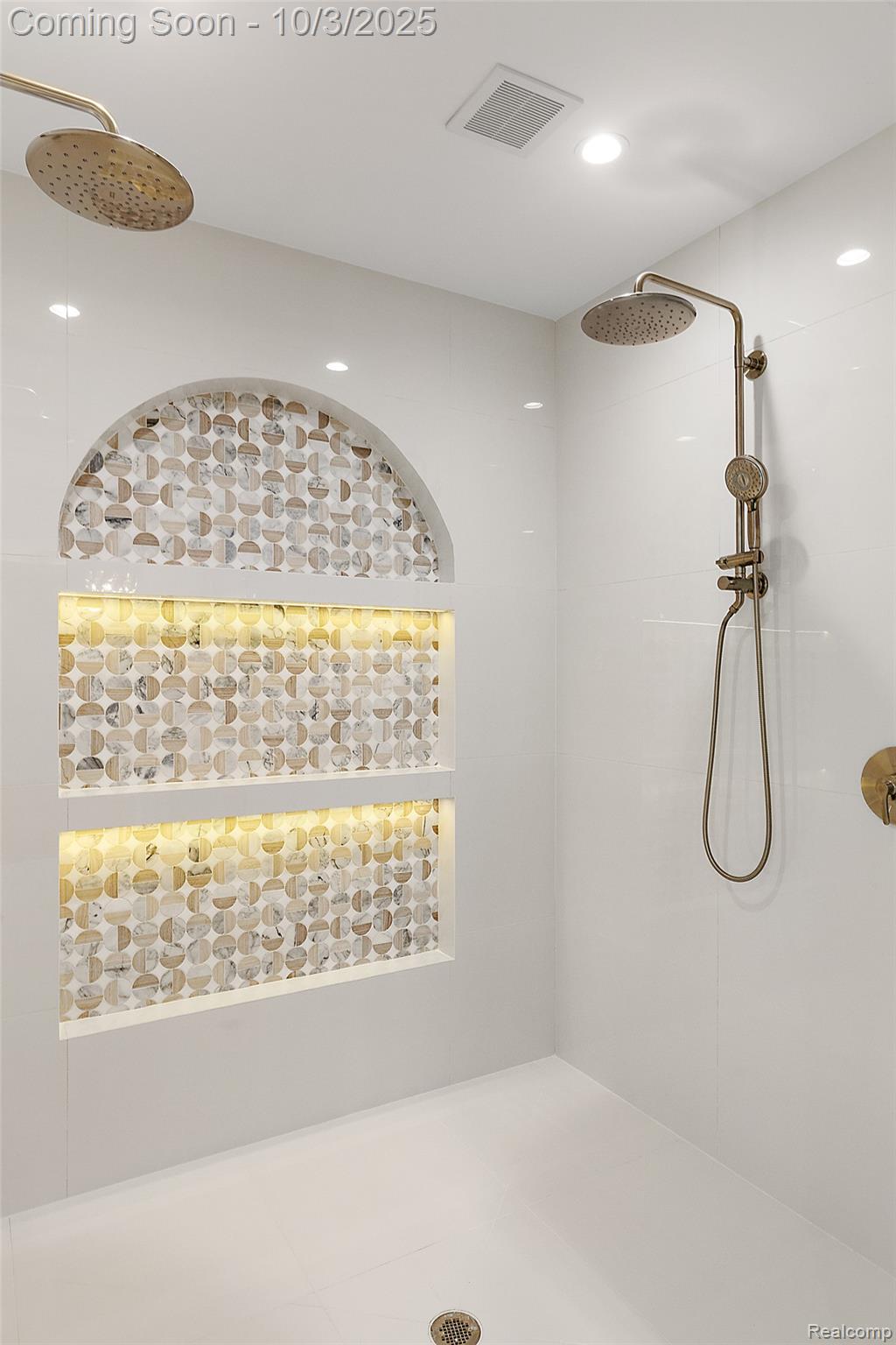 2498 Buckingham Avenue