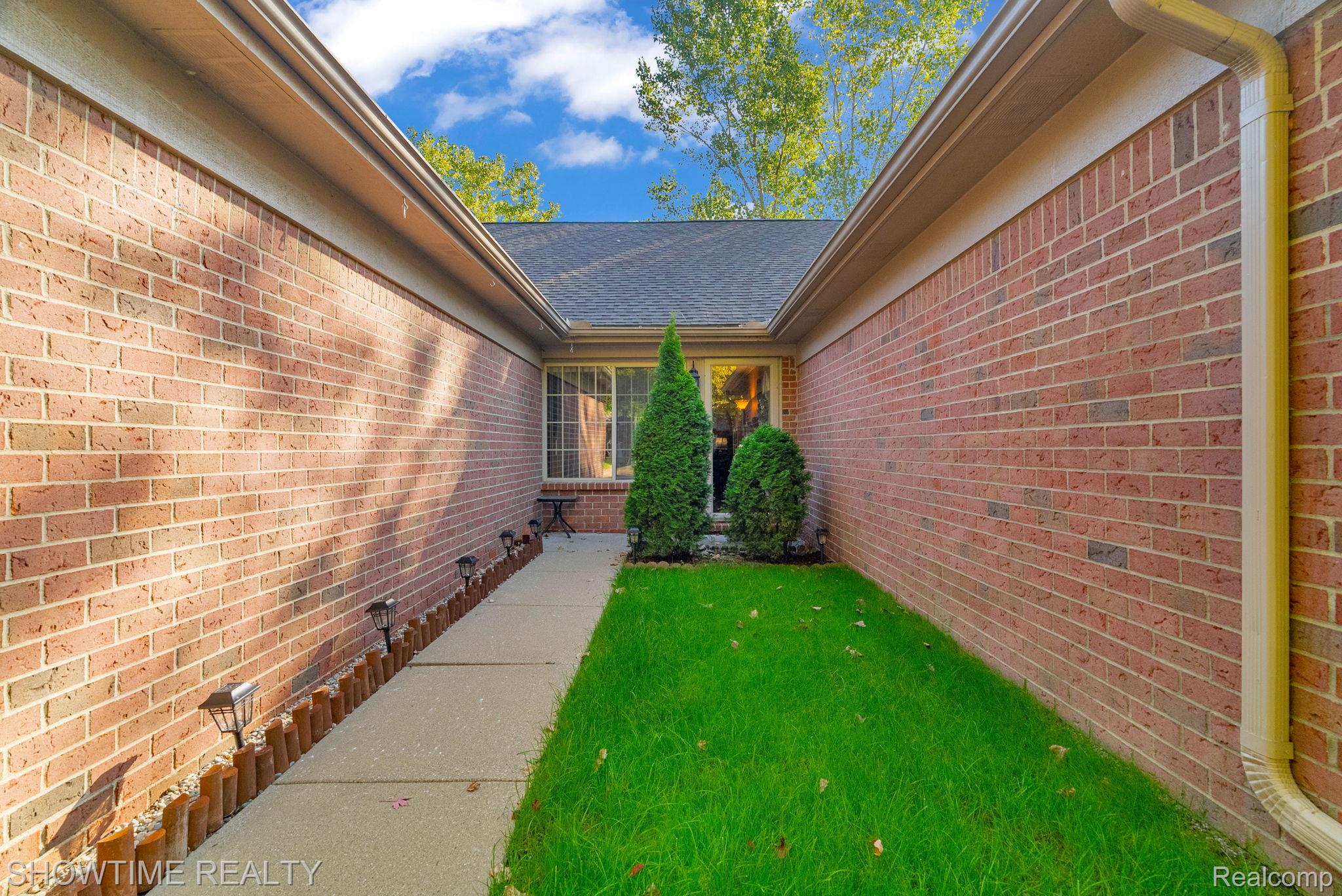 51118 Courtyard Drive