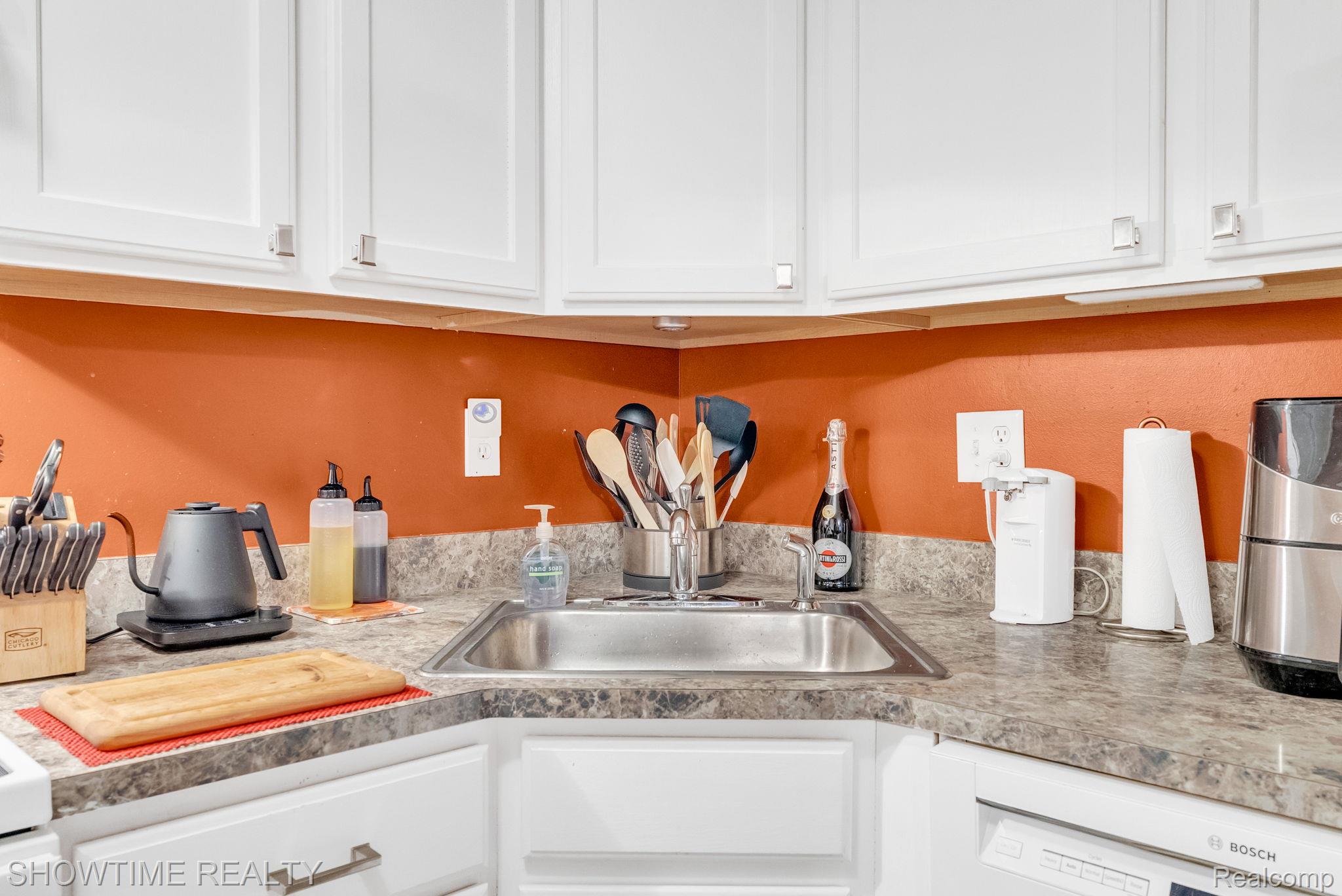 51118 Courtyard Drive