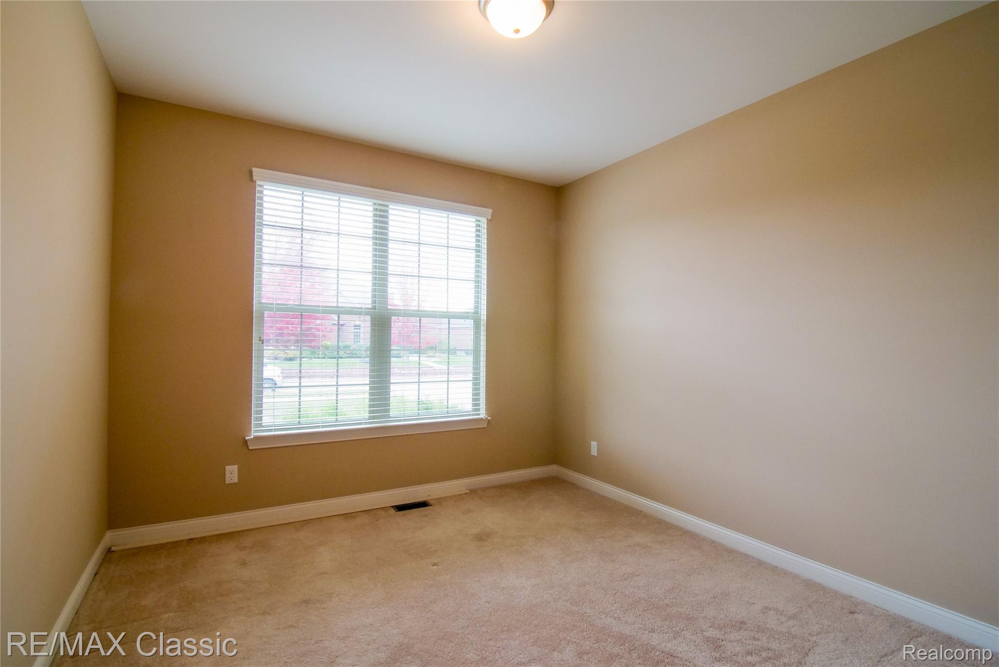 50416 Pinnacle Woods Lane