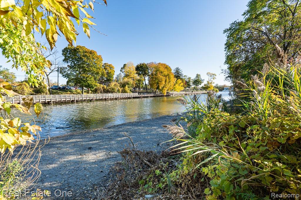 21 Dickinson Street F