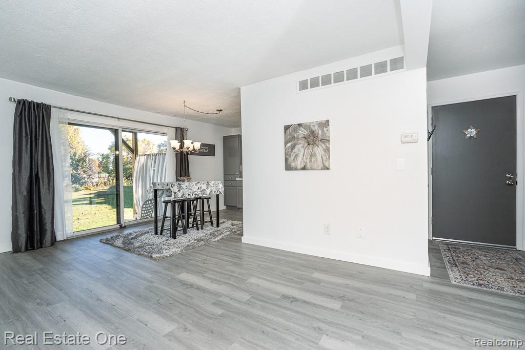 21 Dickinson Street F