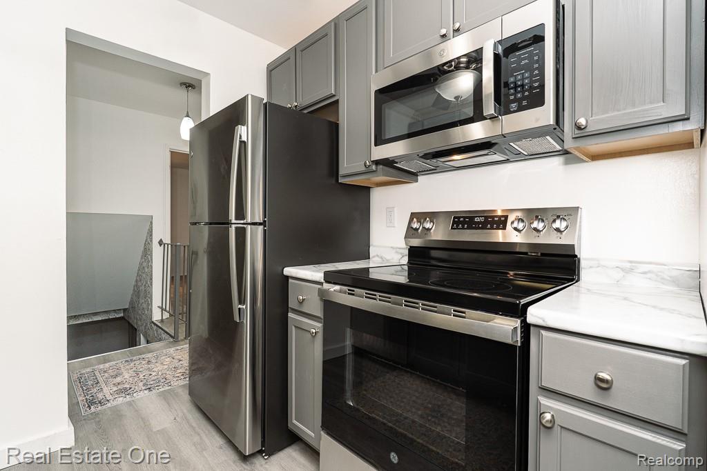 21 Dickinson Street F