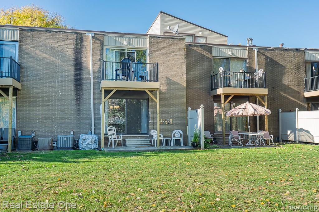 21 Dickinson Street F