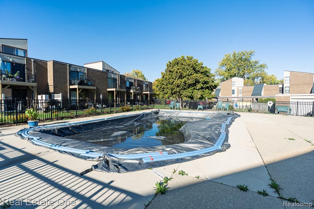 21 Dickinson Street F