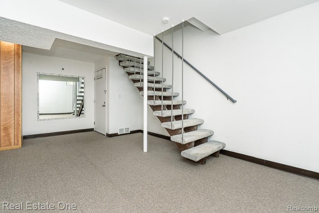 21 Dickinson Street F