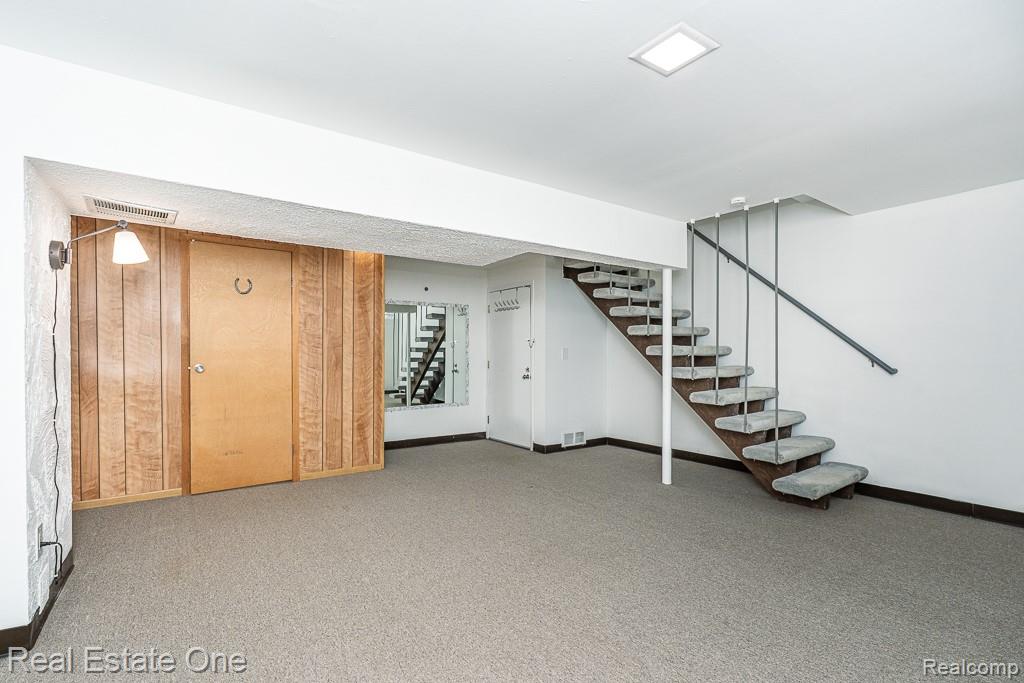 21 Dickinson Street F