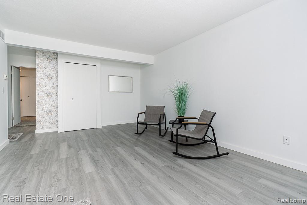 21 Dickinson Street F