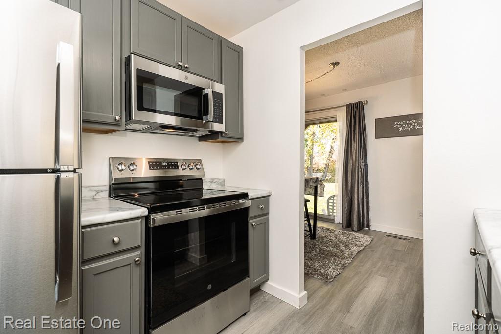 21 Dickinson Street F