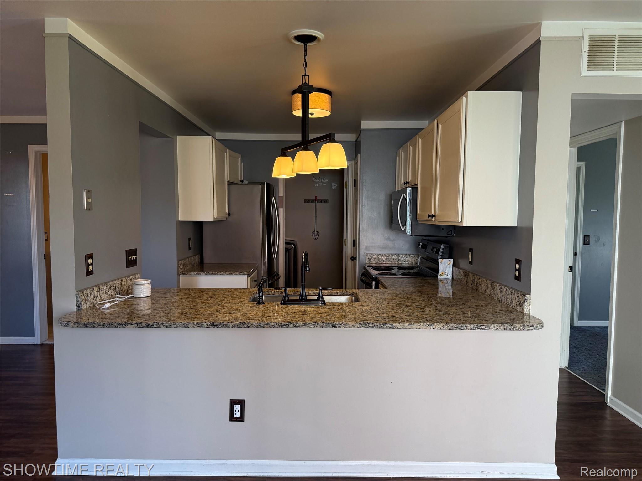 30537 HIDDEN PINES Lane