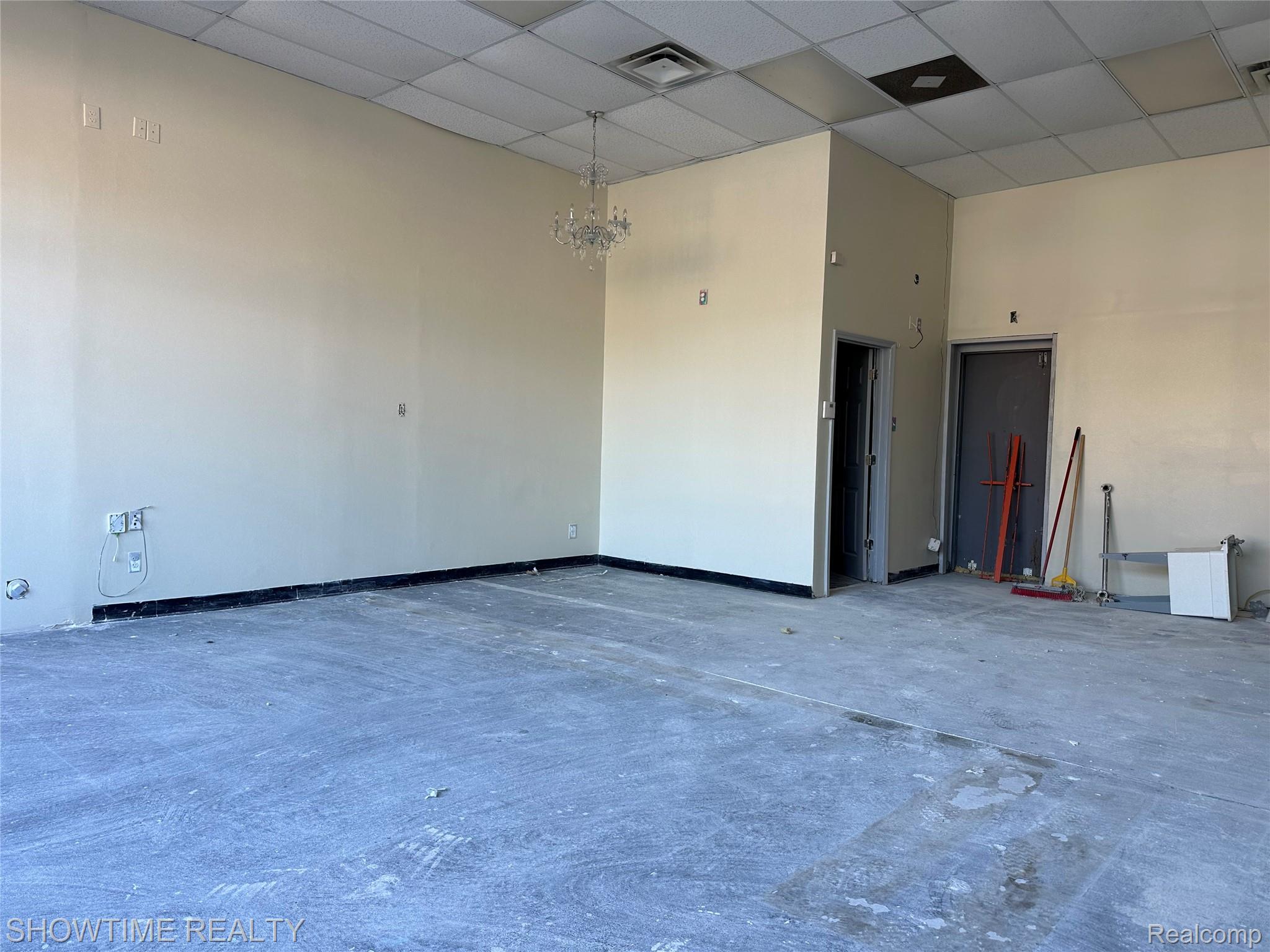 16331 W 7 MILE RD Road