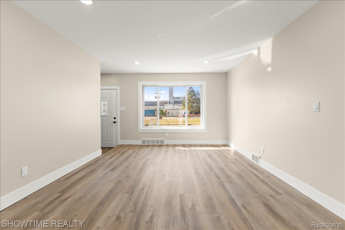 10358 Cloverdale Avenue