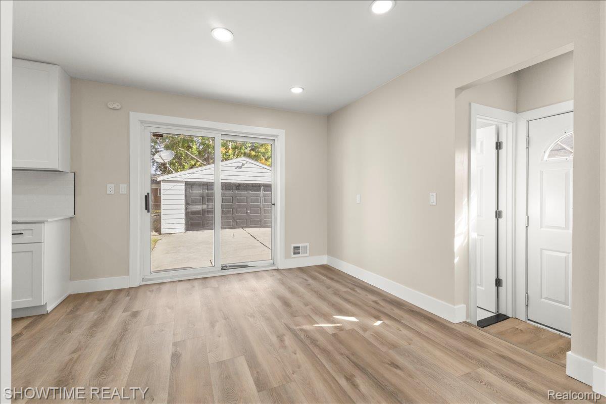 10358 Cloverdale Avenue