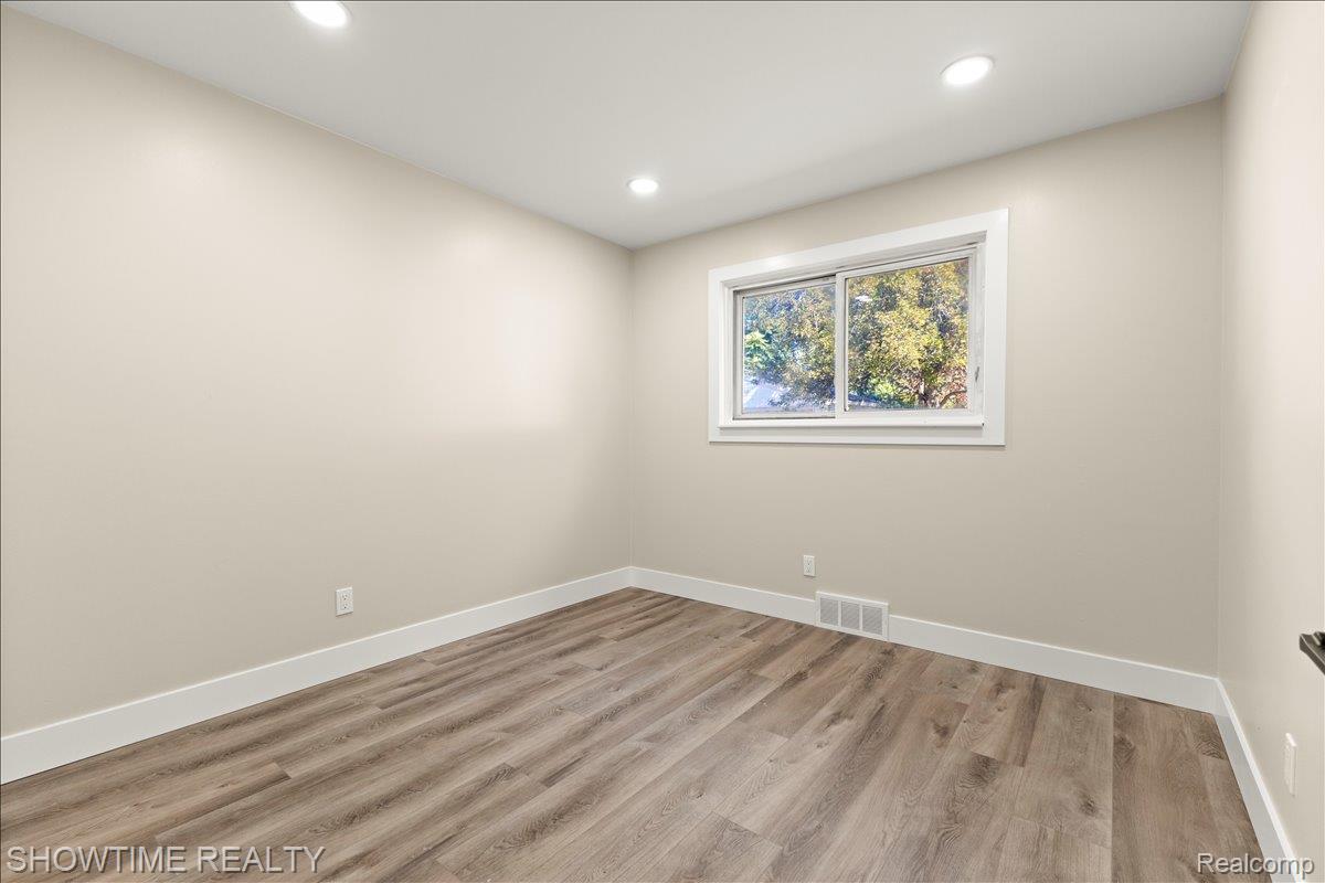 10358 Cloverdale Avenue