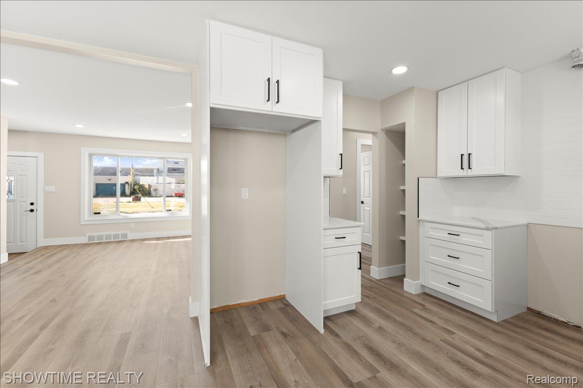 10358 Cloverdale Avenue