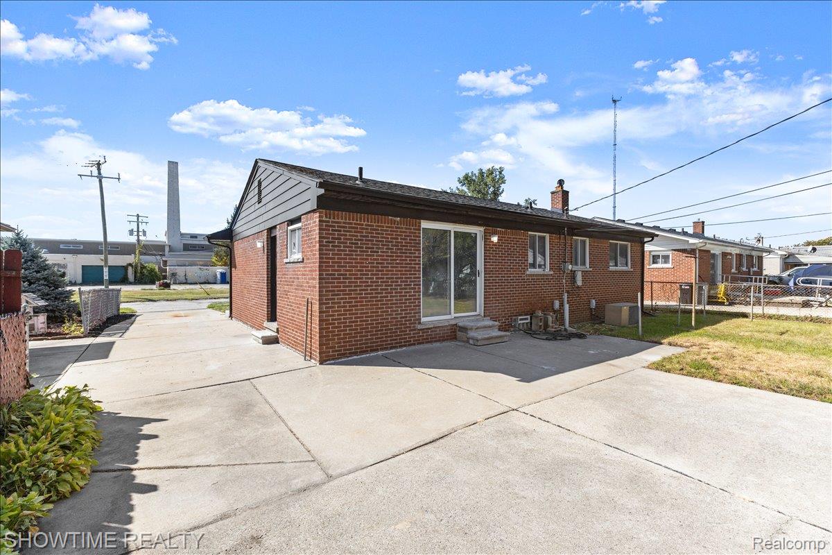 10358 Cloverdale Avenue