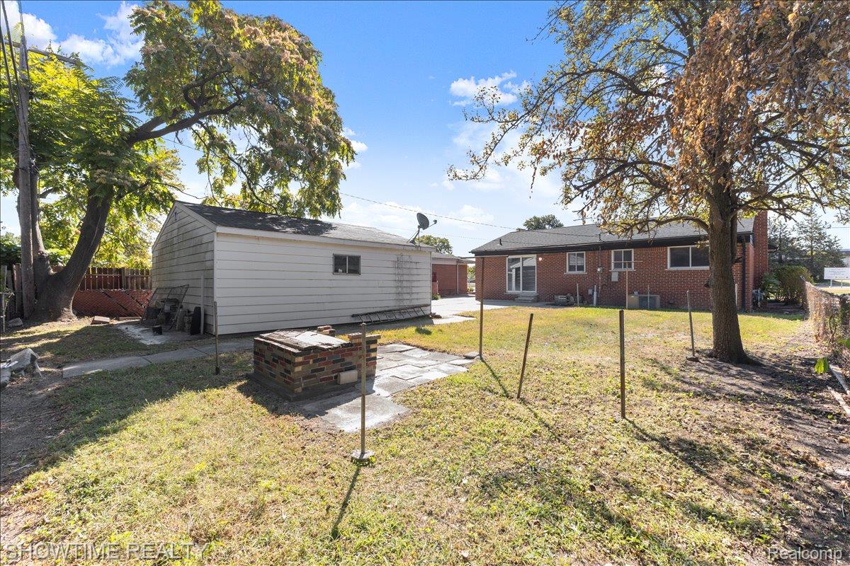 10358 Cloverdale Avenue