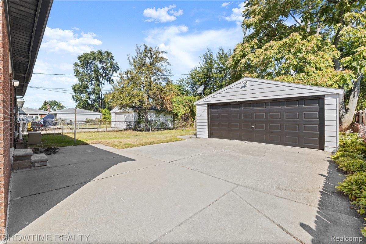 10358 Cloverdale Avenue