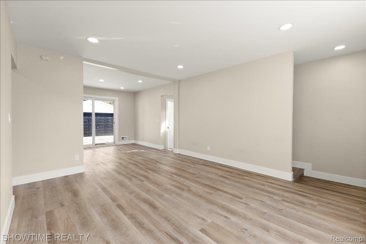 10358 Cloverdale Avenue