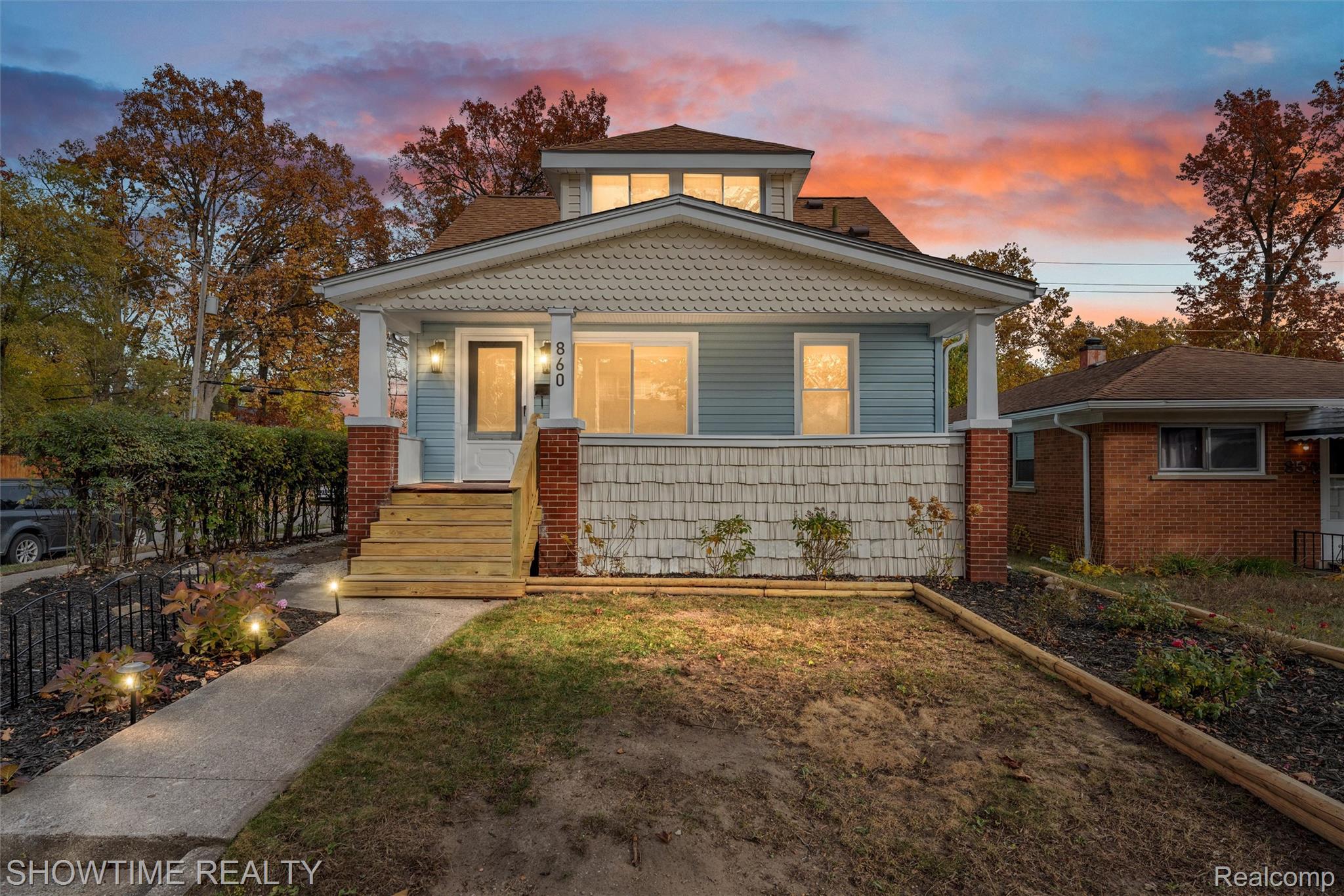 860 Gardendale Street