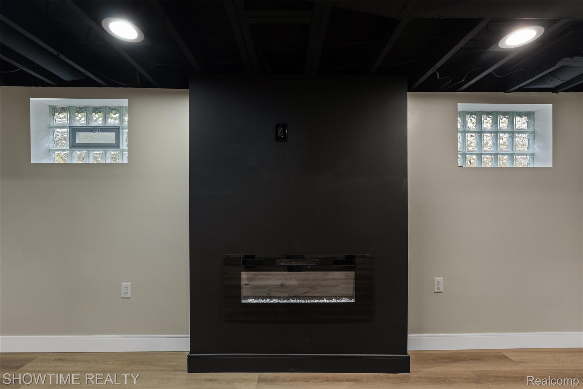 860 Gardendale Street