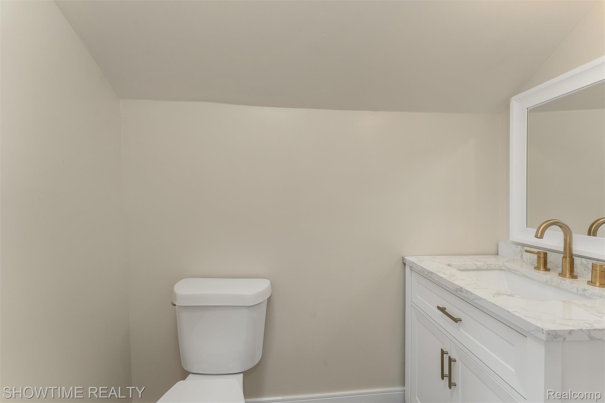 860 Gardendale Street