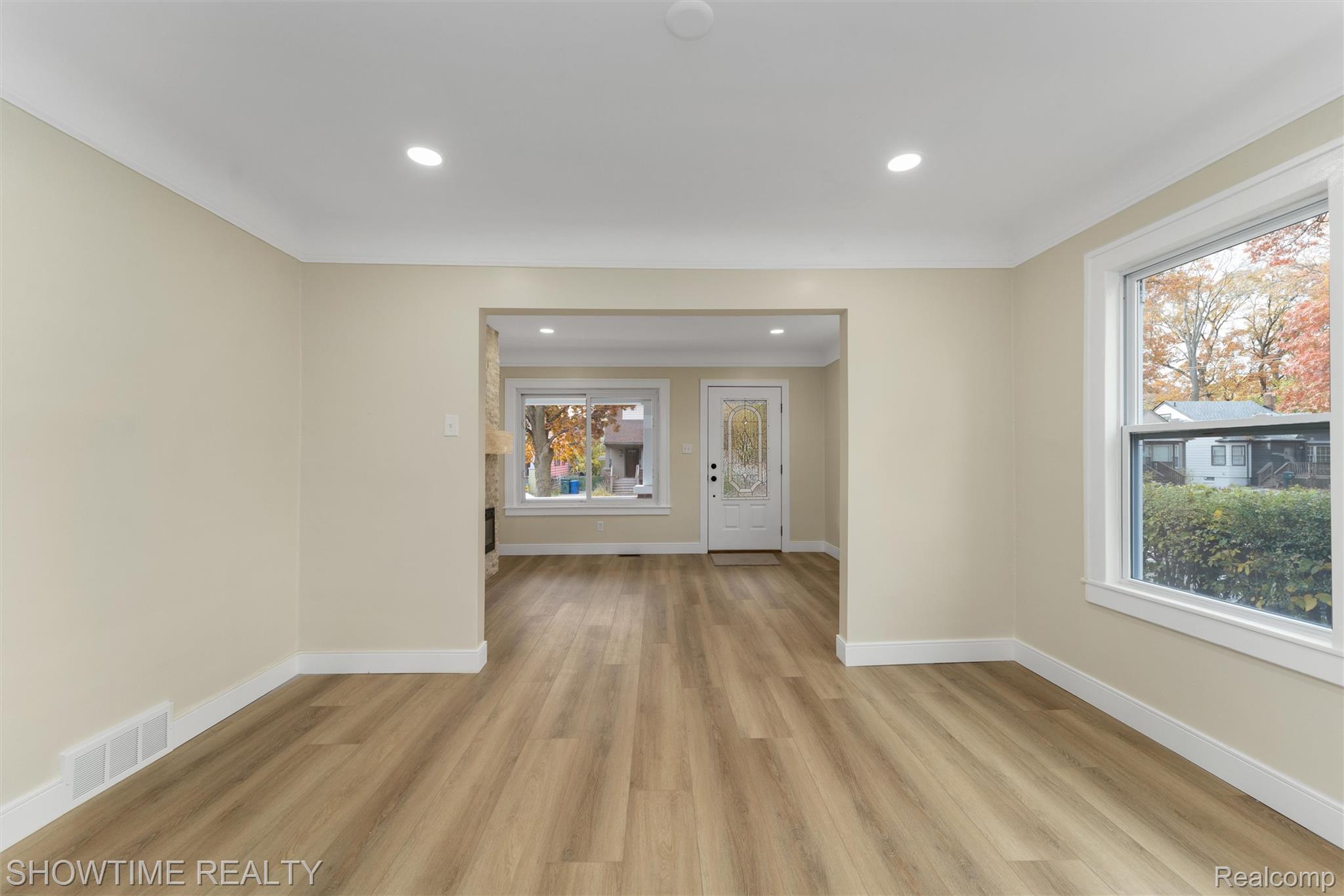 860 Gardendale Street