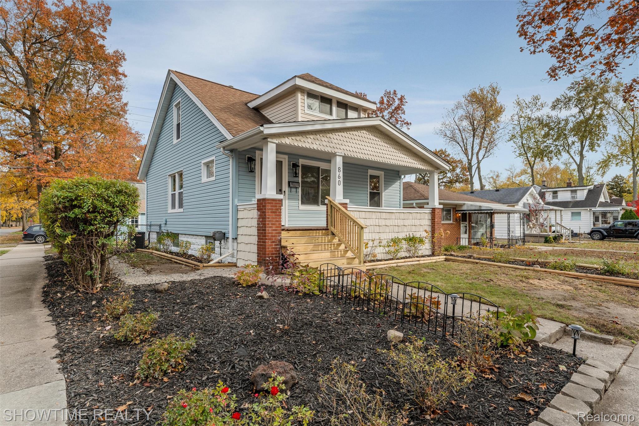 860 Gardendale Street