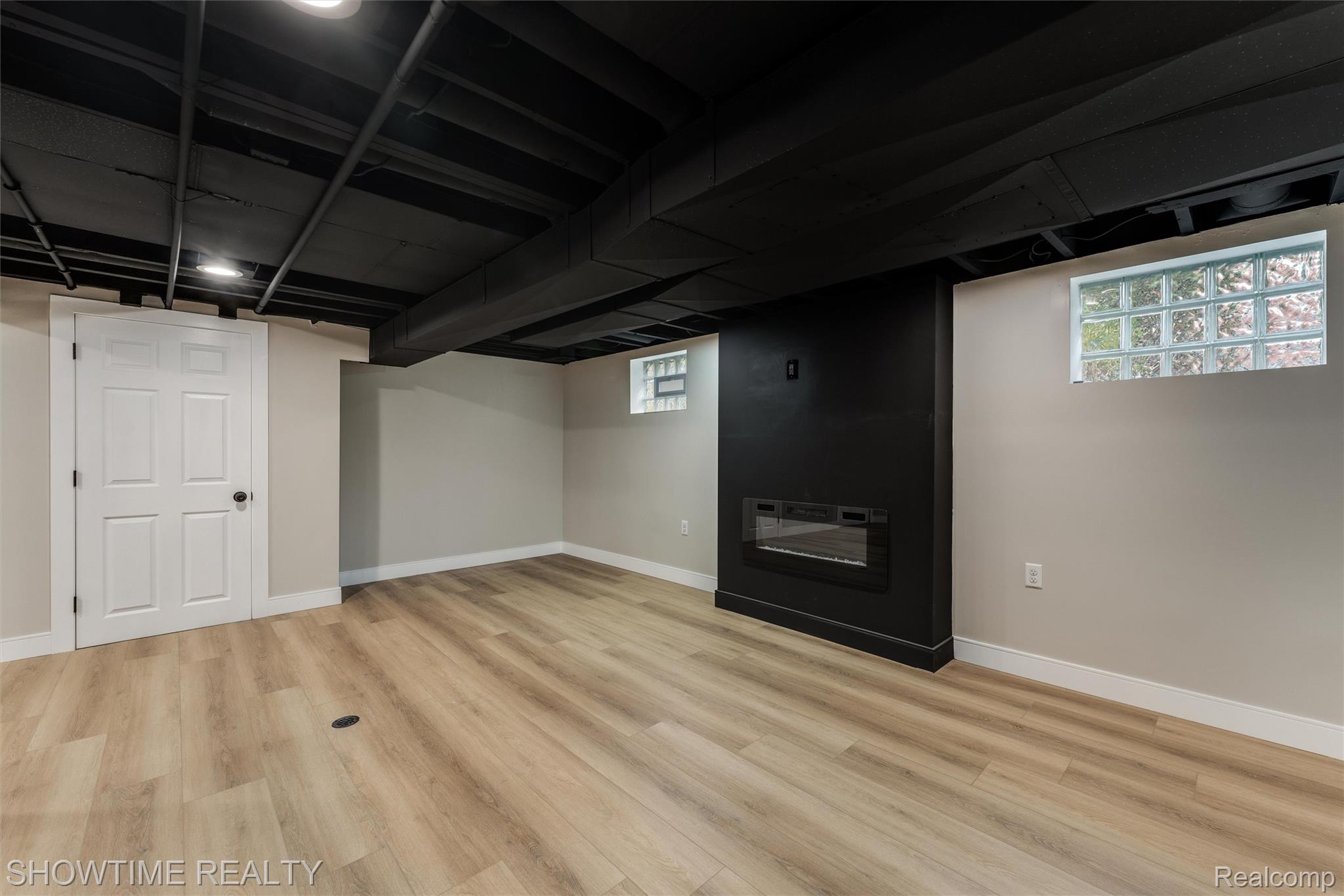 860 Gardendale Street