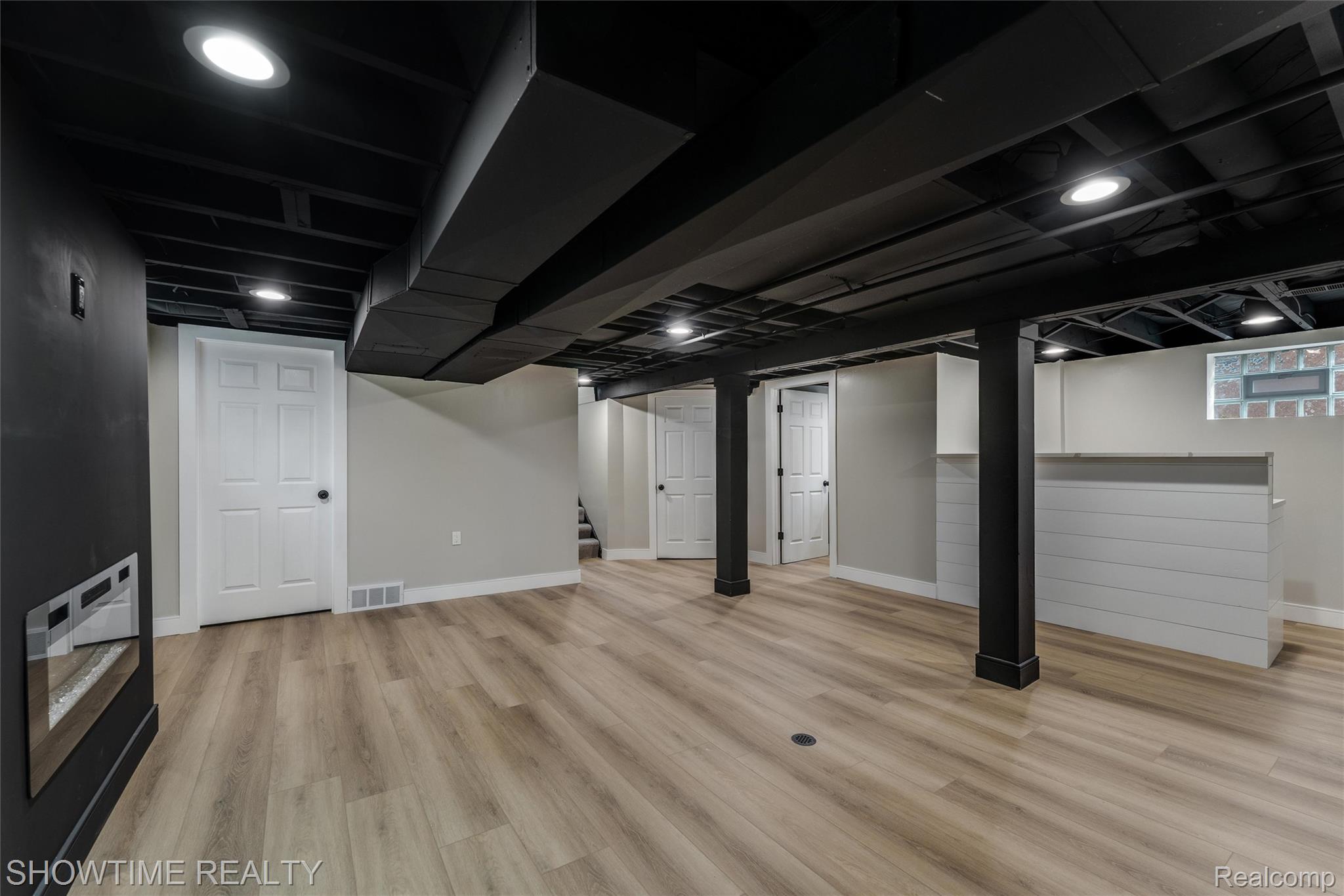 860 Gardendale Street