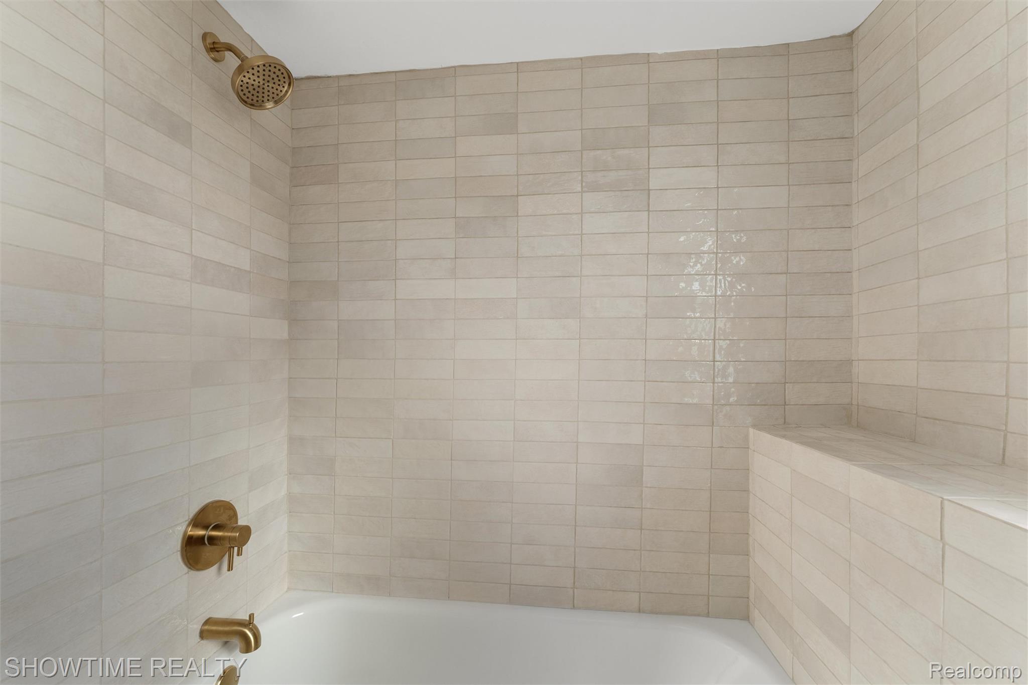 860 Gardendale Street