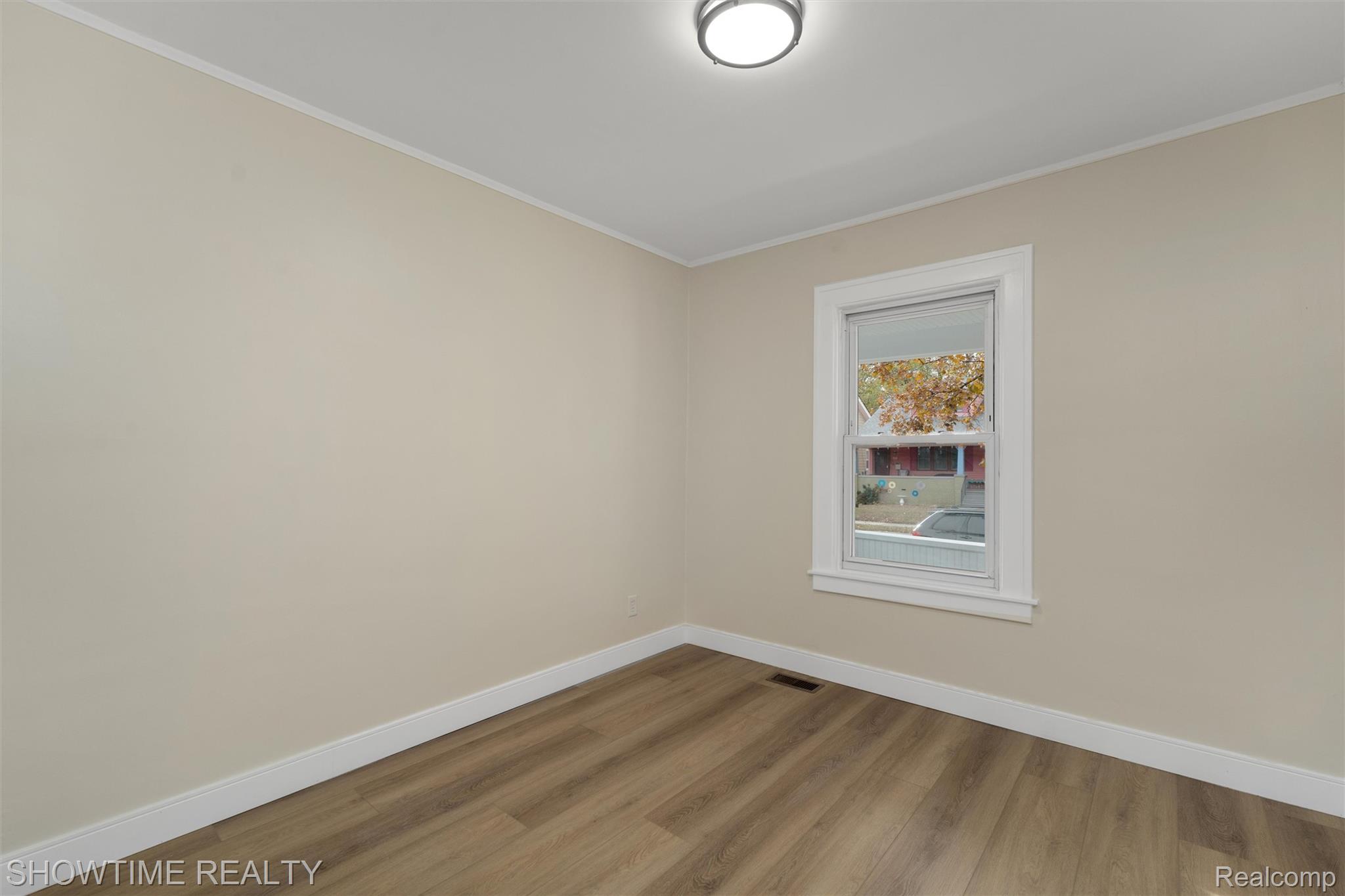 860 Gardendale Street