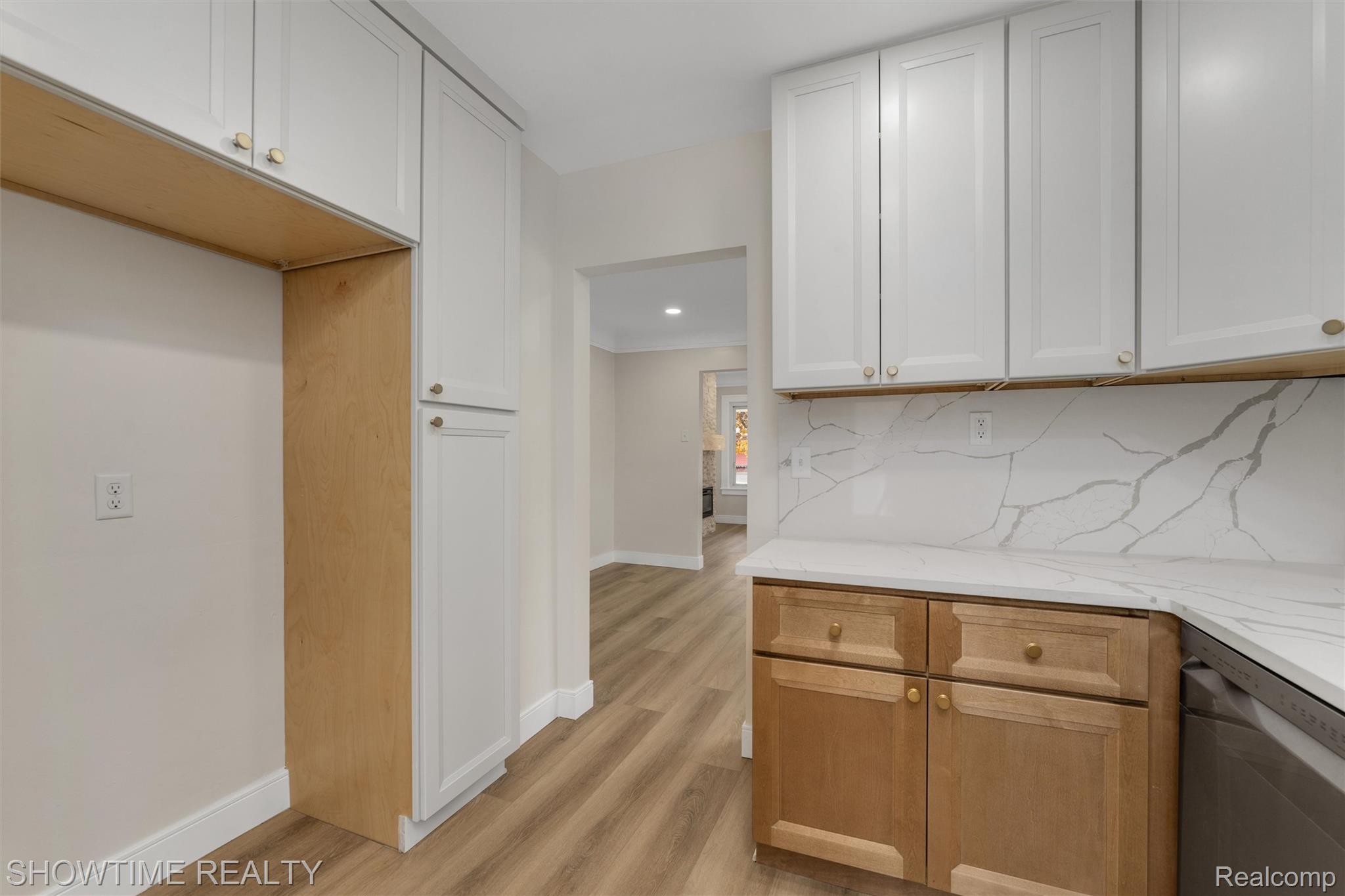 860 Gardendale Street