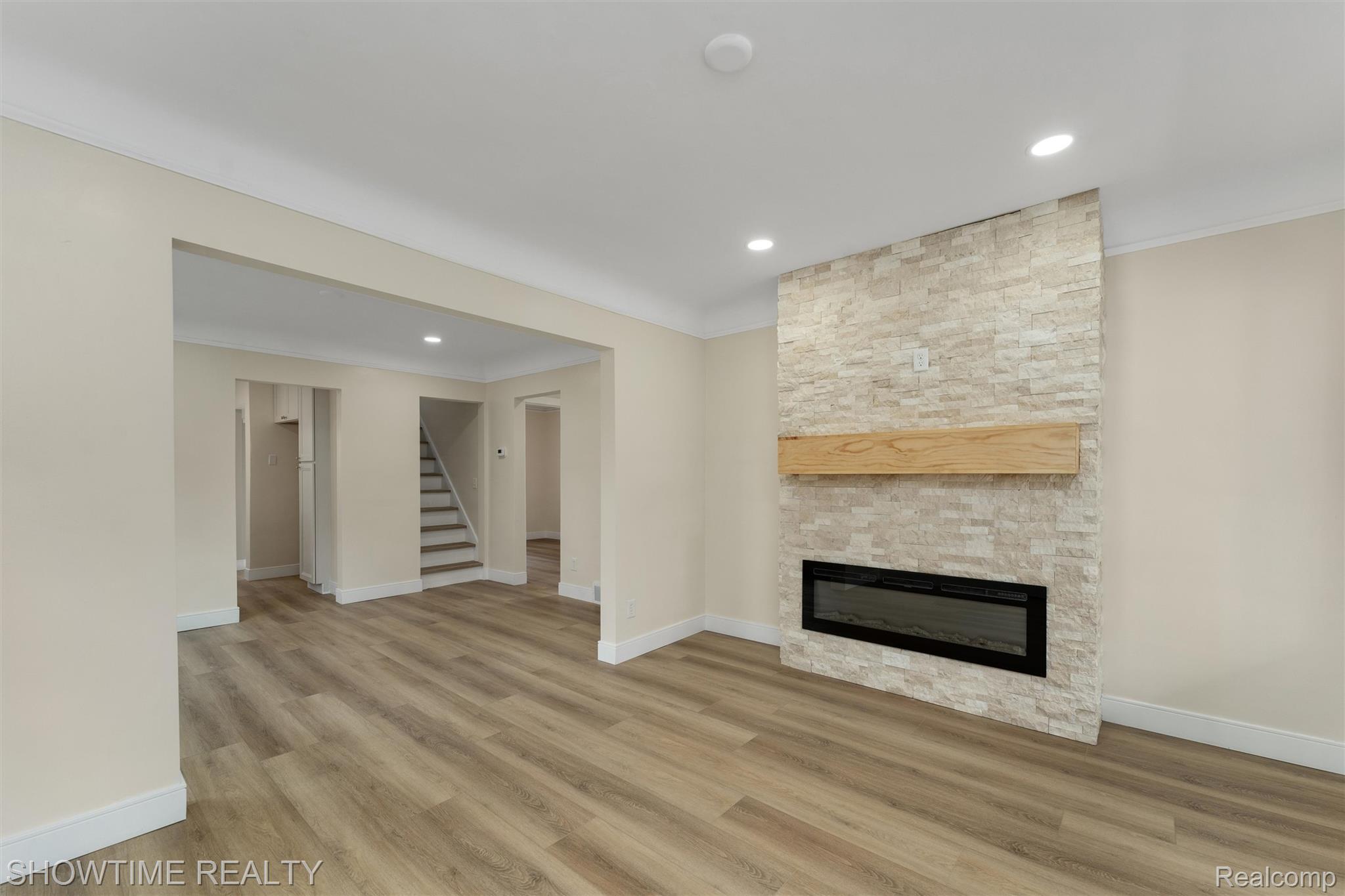 860 Gardendale Street