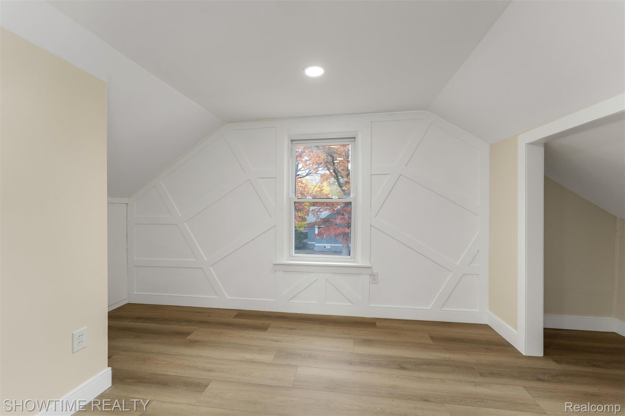 860 Gardendale Street